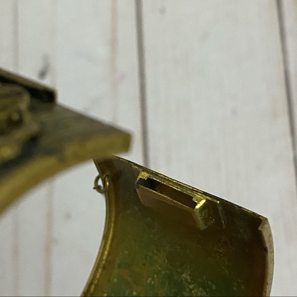 Vintage Goldtone Floral Cuff Bracelet - Picture 10 of 15